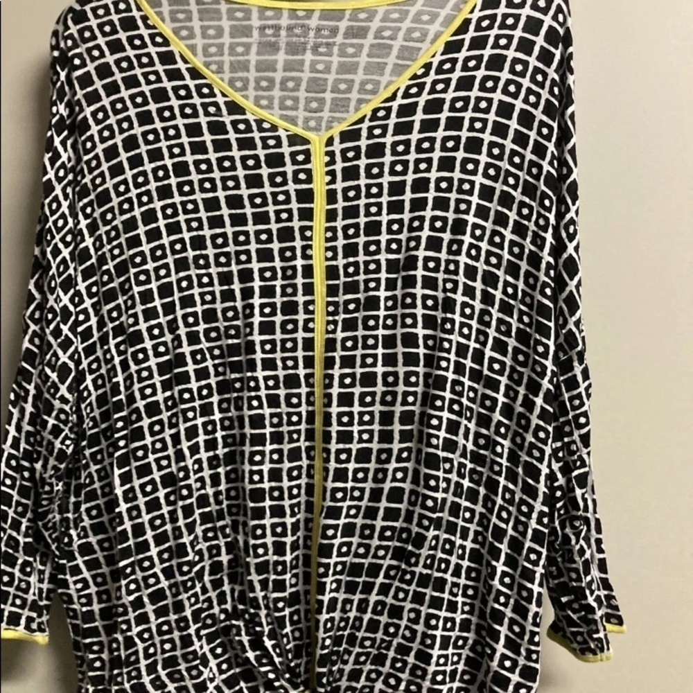 West bound women blouse. 3x. Black and white and mint‎ trim.